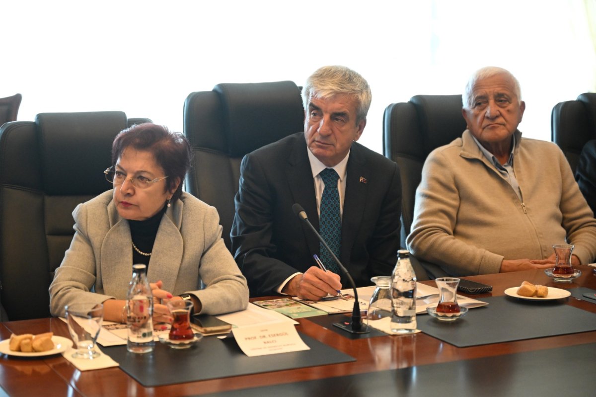 Prof. Dr. Esergül Balcı: "  Toplum olarak ekonomik sıkıntı yanında, büyük bir çürümüşlük içindeyiz. "
