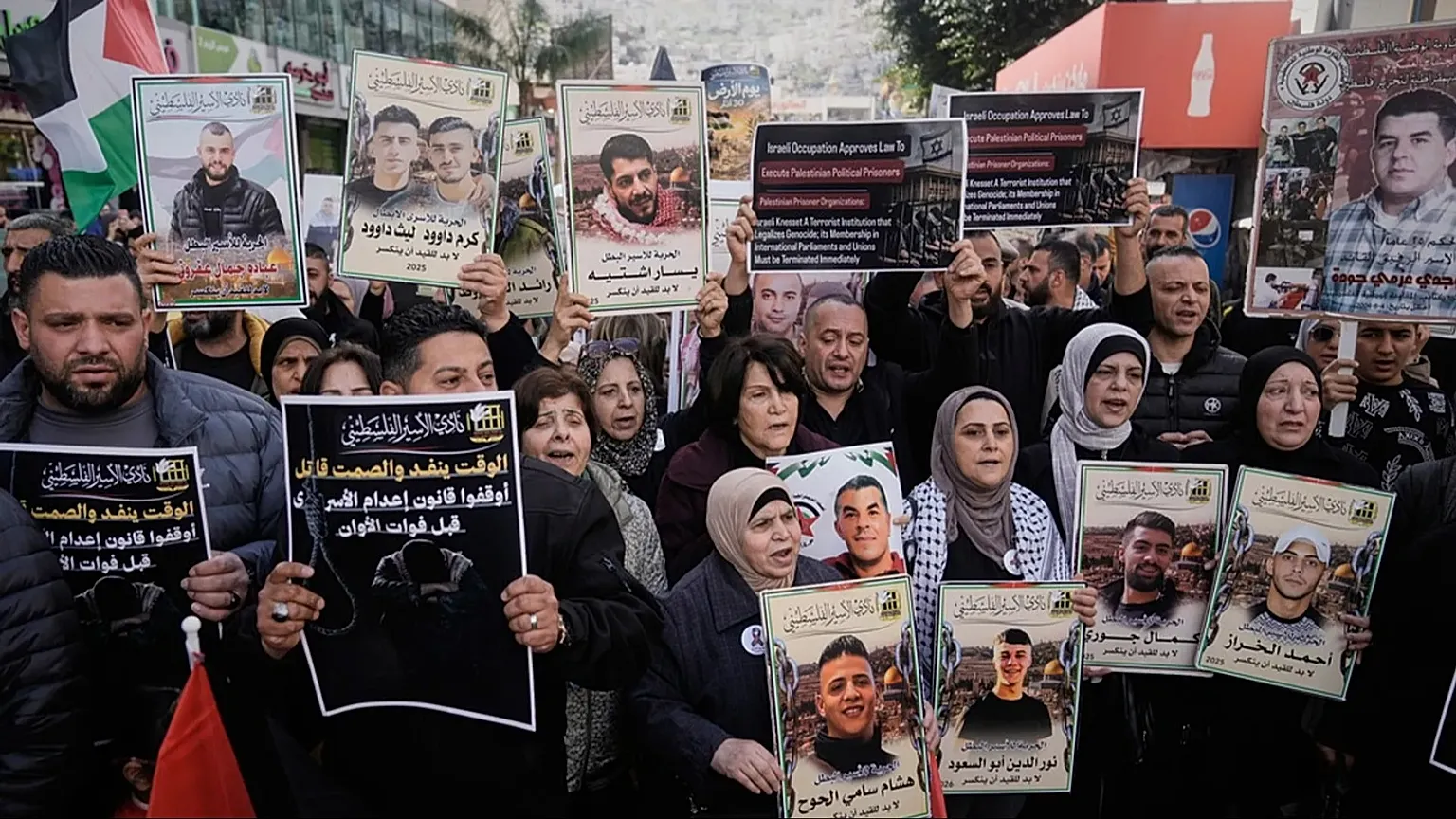 TÜRKİYE VE DÜNYADA ABD VE İSRAİL'İ PROTESTOLARLA YER GÖK İNİM İNİM İNLEDİ