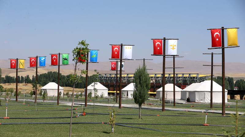 26 Ağustos'ta  Anadolu'nun kapılarını Türklere açan zafer olarak nitelendirilen Malazgirt Zaferi'nin 955. yıl dönümü, Türkiye'nin birçok yerinde kutlanmaya başladı