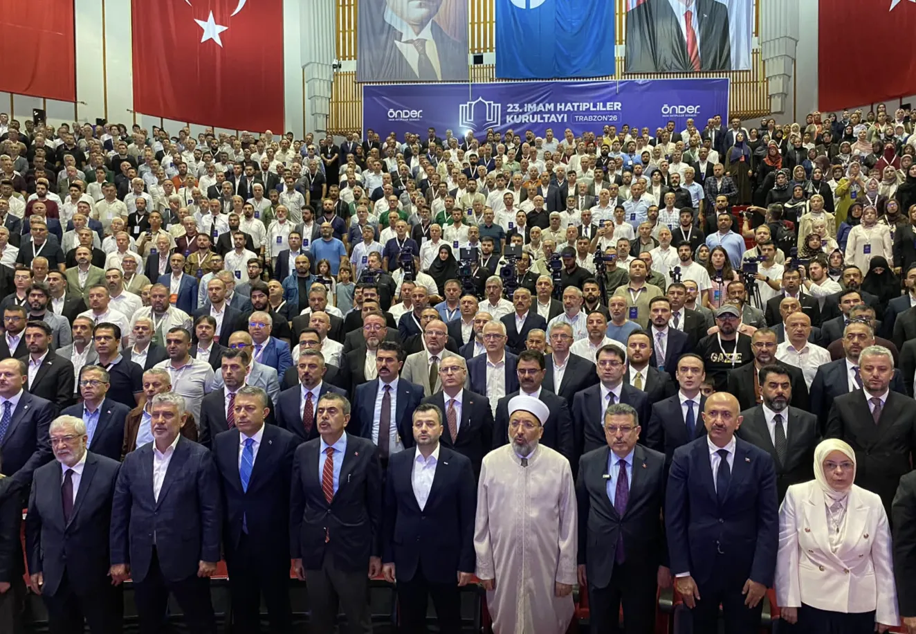 İmam Hatipliler Kurultayı büyük bir ihtişala gerçekleştirildi